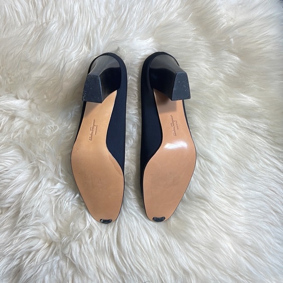 Salvatore Ferragamo heels - Picture 3 of 4